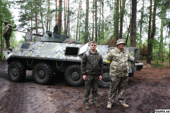 Начальник штабу Бучанського ДФТГ Андрій Верлатий та командир Шаправський Тарас