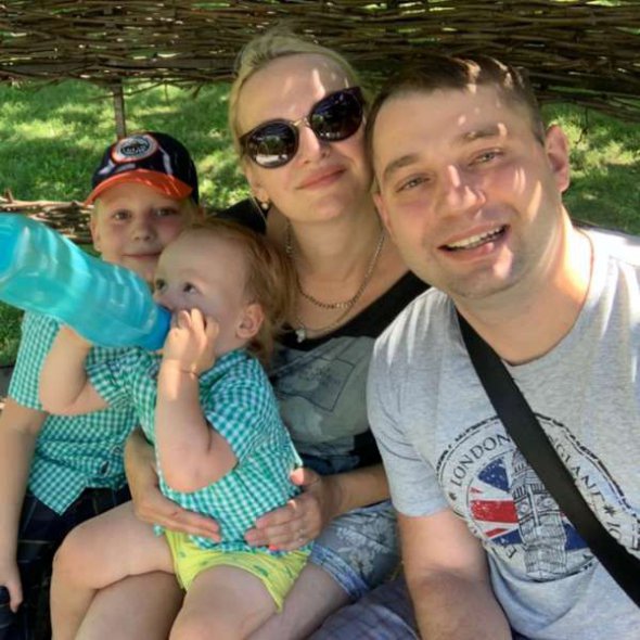 Швєда з родиною. Фото із соцмереж