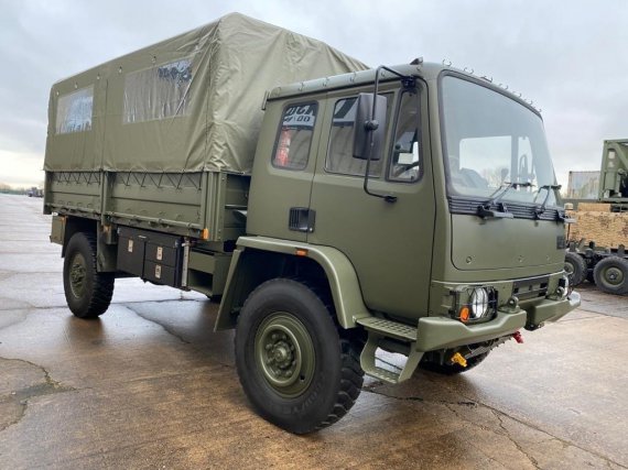 Британські вантажівки Leyland DAF Фонд Петра Порошенка придбав у співпраці з волонтерами із громадських організацій. Машини пройдуть технічне обслуговування та в ідеальному стані будуть передані Збройним силам України