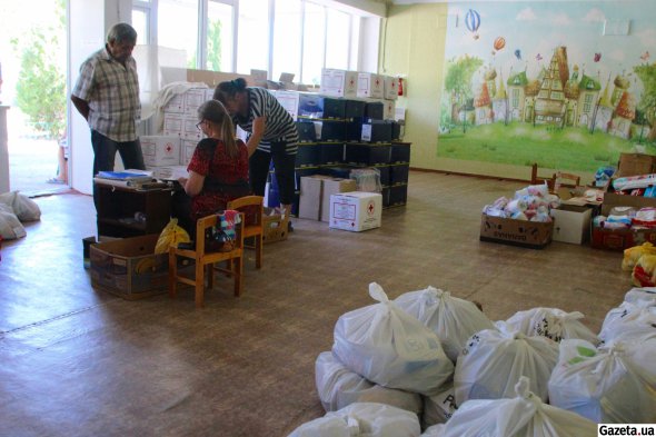 Гуманітарну допомогу мешканцям Степногірська видають щотижня