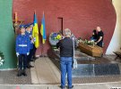 Сьогодні у Київському крематорії попрощалися із бійцем "Азову" Євгеном Черкезом, який загинув у боях за Маріуполь 24 березня. Попрощатися із воїном прийшли його побратими, рідні та друзі