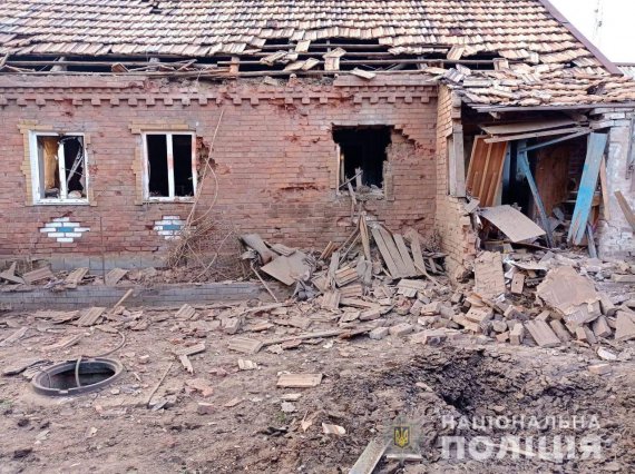 Российская армия ударила по школе, железной дороге, жилым домам