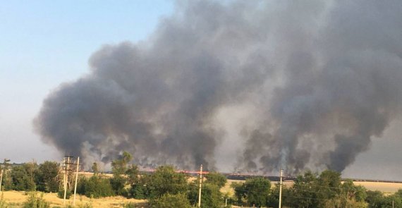 Возле Мариуполя подожгли поле