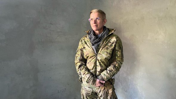 "Тайра": “Кажуть, кожне покоління мусить мати свою війну. Коли сусідня імперія оголосила війну моїй, тільки що здобутій, вистражданій Україні, все стало ясно. Це було передчуття у наших обідраних до самих голих нервів душах”