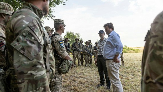 Українські військові проходять навчання у Великій Британії. Фото: facebook.com/GeneralStaff.ua