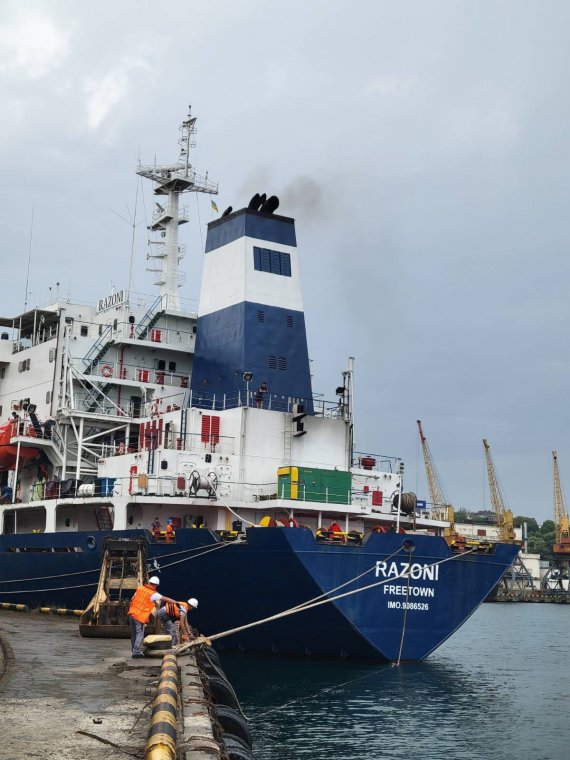 1 серпня  вперше з 24 лютого   з Одеського порту вийшло судно, яке завантажене українським продовольством