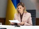 Первая леди Украины Елена Зеленская в стильном деловом образе дала интервью BBC