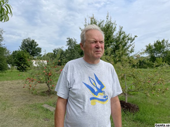 Валентин Мовчун цього року, окрім вирощування, займається ще й реалізацією ягоди