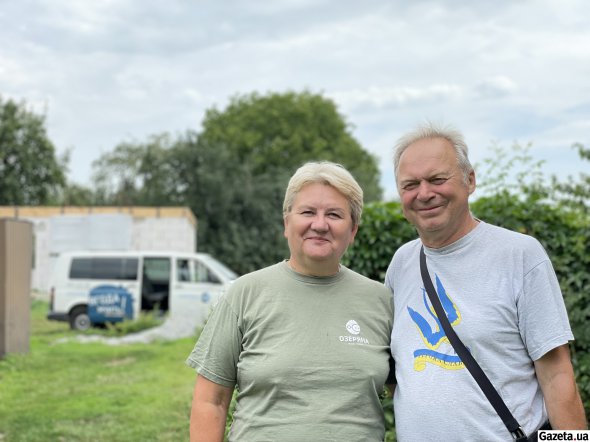Валентин та Галина Мовчуни разом із сином Ярославом уже більше 10 років займаються вирощуванням ягоди