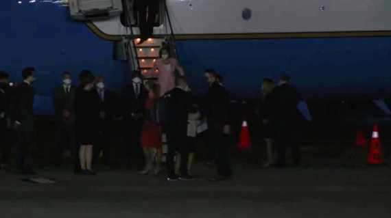 Спикер Палаты представителей Соединенных Штатов Америки Нэнси Пелоси прилетела в Тайвань.