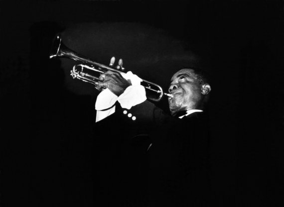 Король джазу, без якого неможливо уявити музику ХХ ст., Луї Армстронг народився 4 серпня 1901 року в Новому Орлеані