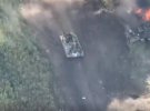 Украинские артиллеристы уничтожили российскую бронированную технику и грузовик "Урал" с боекомплектом.