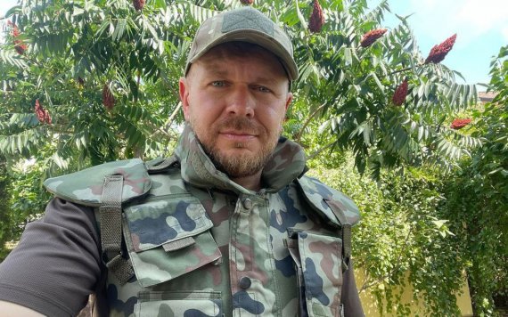 Украинский певец и экс-лидер группы "Тартак" Александр Положинский служит в ВСУ старшим стрелком