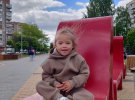 Ірина Дмитрієва з 4-річною донькою потрапила під ракетний обстріл у Вінниці 14 липня. Дівчинка загинула на місці. Жінка з важкими пораненнями потрапила до реанімації