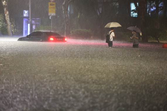 Найпотужніші за 80 років дощі пройшли у Сеулі