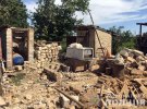 На Донеччині під ударом окупантів опинилися школа, пункт видачі гумдопомоги та мирні оселі
