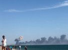Сегодня в оккупированном Крыму раздались взрывы на аэродроме "Саки" у поселка Новофедоровка. Густой черный дым был виден со всех уголков населенного пункта