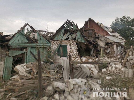 Поліцейські Донеччини фіксують наслідки російських обстрілів