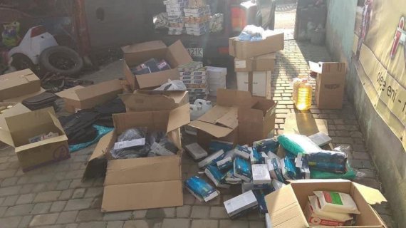 В Хмельницкой области мужчина продавал гуманитарную помощь