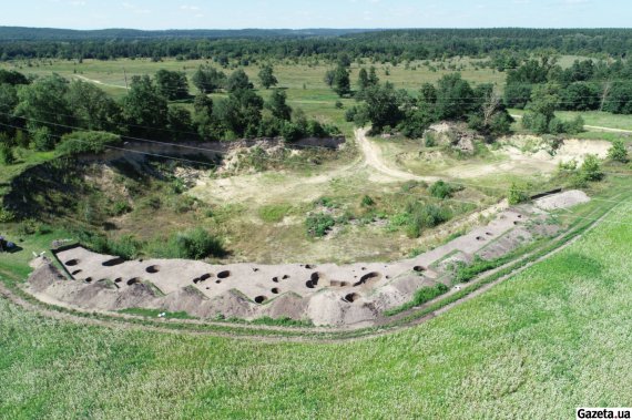 В окрестностях поселка Котельва археологи провели спасительные раскопки и исследовали два поселения-спутника Бельского городища