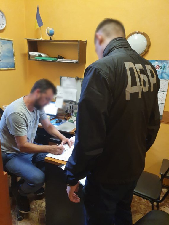 В Одессе задержаны два человека, которые помогали мужчинам призывного возраста незаконно выезжать из Украины