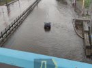 В Одессе прошел сильный ливень, следствием которого стали подтопленные улицы и частично парализованный общественный транспорт