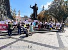 Во Львове у памятника Тарасу Шевченко прошла акция в поддержку военнопленных защитников Азовстали