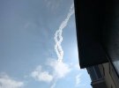 Фото слідів в небі від роботи ППО