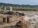 Через смертоносну повінь у Індії обвалився залізничний міст