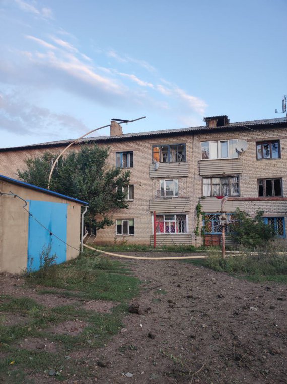 Оккупанты обстреляли школу в Константиновке