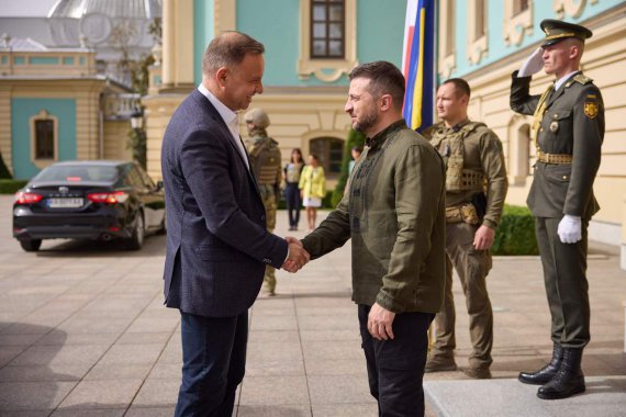 Президент Володимир Зеленський зустрів польського колегу Анджея Дуду в Маріїнському палаці.