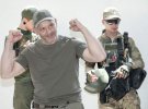 Захисники й захисниці, які тримають Україну