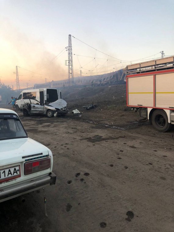 Последствия ракетного удара по железнодорожной станции Чаплино в Днепропетровской области