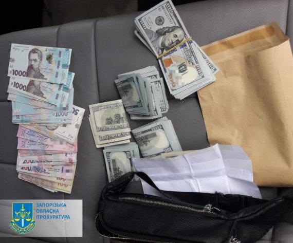 На Запоріжжі викрили двох учасників корупційної схеми з перетинання громадянами лінії зіткнення