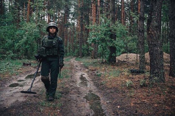 Сапер Нацгвардии Марина Лабунец  каждый    день уничтожает мины, снаряды и авиационные бомбы