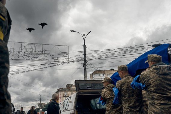 Президент Володимир Зеленський звернувся до українців у  День пам'яті захисників