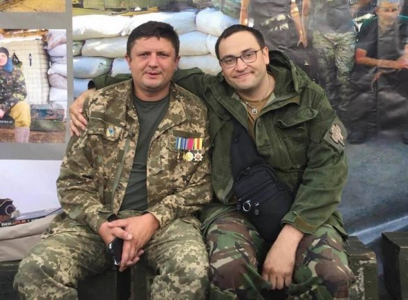 Володимир Прохнич (ліворуч) загинув у бою