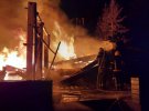 Из-за попадания российской ракеты произошел масштабный пожар в здании ресторана