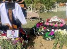 Алексей Гончаренко опубликовал фото могилы с портретом нардепа Алексея Ковалева.