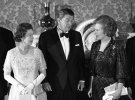 С премьером Маргарет Тэтчер и президентом США Рональдом Рейганом, 1984 год