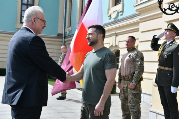 Президент Латвії Егілс Левітс і президент України Володимир Зеленський