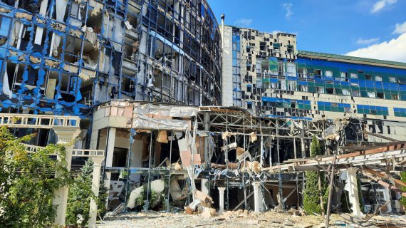 Днем оккупанты обстреляли жилые массивы Харькова. Среди пострадавших – дети