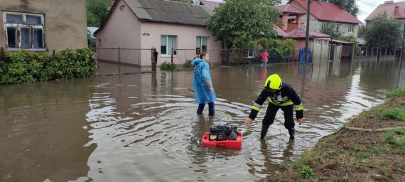 В Ужгороді через сильну зливу 10 вересня підтоплені деякі вулиці