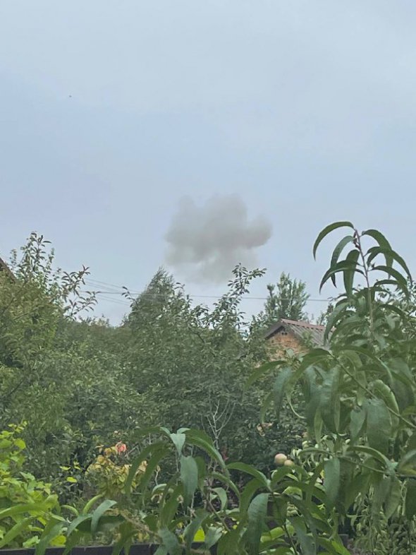 Після вибуху з'явився дим у передмісті Дніпра