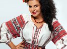 Настя Каменських полюбляє робити фото у вишиванці