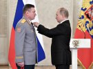 Путин награждал Лапина "героем России".