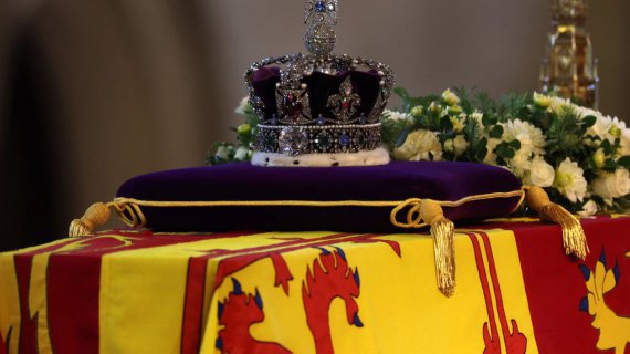 Императорская корона. Вестминстерский зал для государственных похорон, 14 сентября 2022 года.