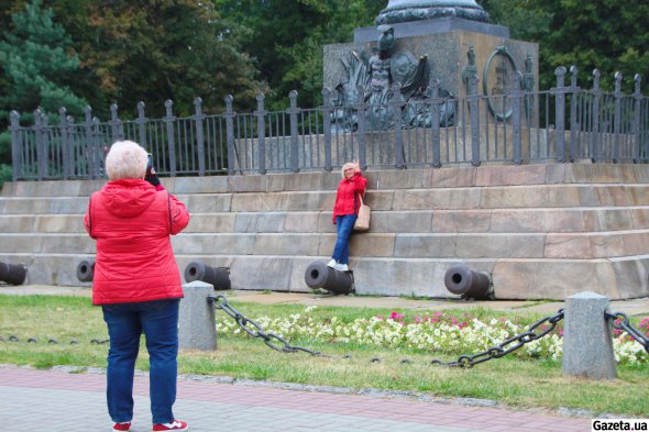 Експерти Мінітерства культури та інформаційної політики України радять місцевій владі Полтави прибрати з публічного простору три пам'ятники, пов'язані з Полтавською битвою - як такі, що несуть російську пропаганду
