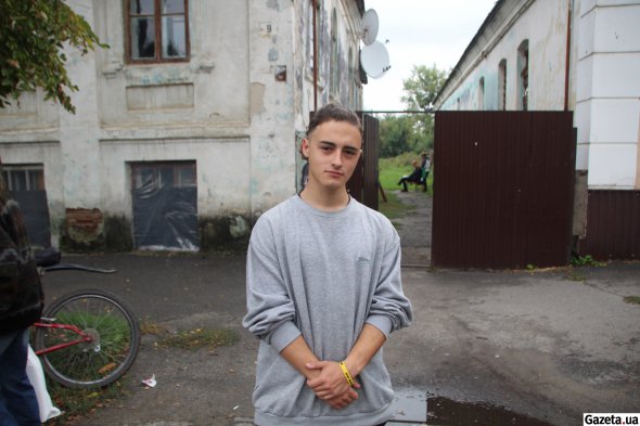 18-летний Родион приехал из Харькова накануне войны, пережил 5 месяцев оккупации родного города