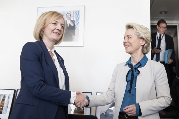 Президентка Європейської комісії Урсула фон дер Ляєн і прем'єр-міністерка Великої Британії Ліз Трасс зустрілися у  Нью-Йорку.